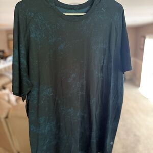 Men's Lululemon Black and Blue Shirt